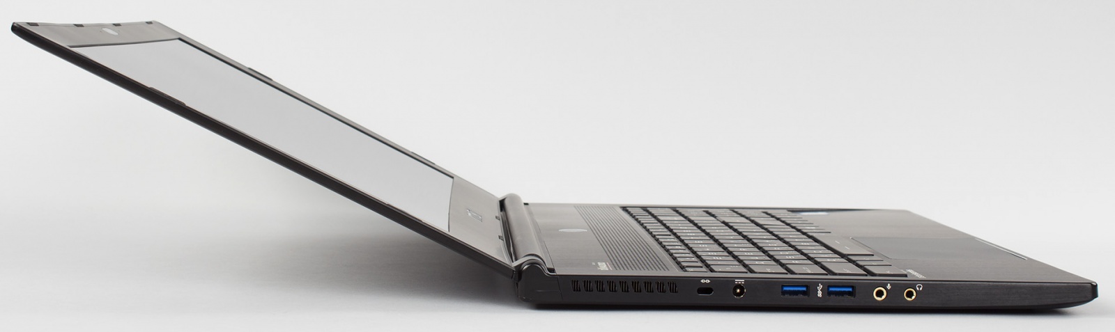 MSI GS60 угол раскрытия экрана