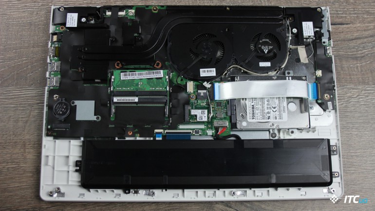 модель Lenovo Ideapad 700-15 разборка