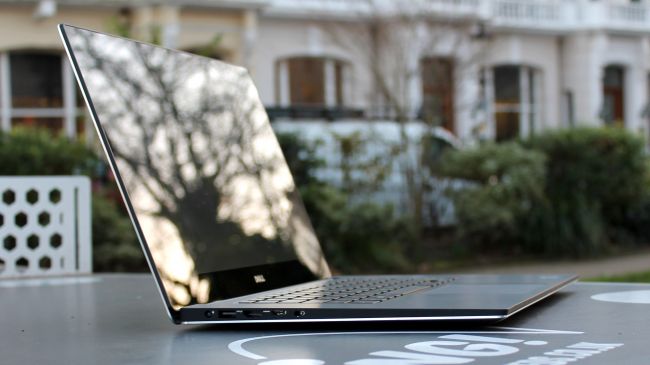 Dell XPS 15 9550 внешний вид 2
