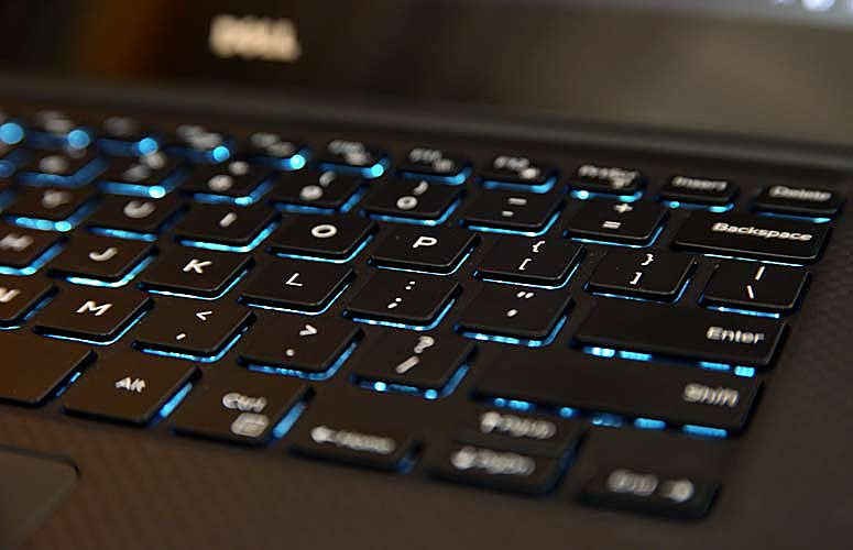 Dell XPS 15 9550 клавиатура с подсветкой