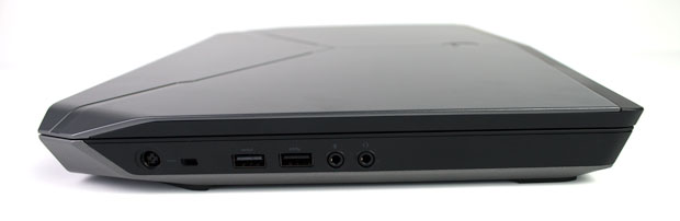 Dell Alienware 15 вид слева