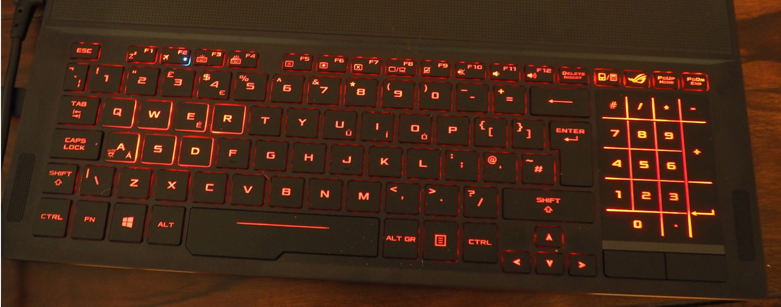 клавиатура с подсветкой ASUS Zephyrus GX501 
