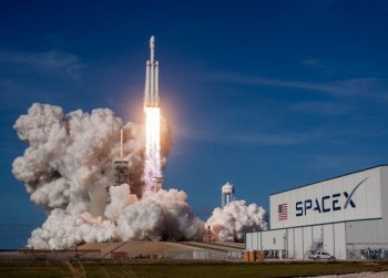 Новая ракета SpaceX сможет доставлять грузы в любую точку мира за час